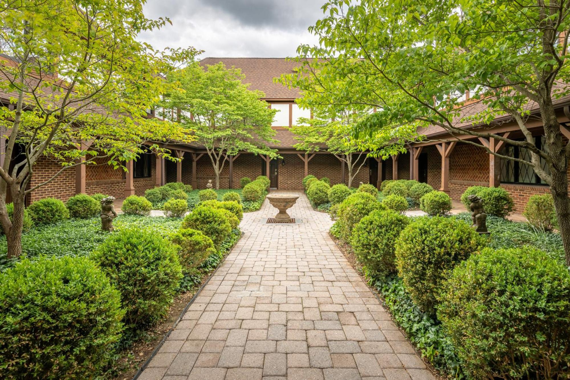 The English Inn Of Charlottesville Exterior photo